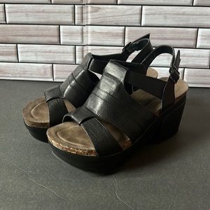 COPY - Black platform sandals size 9